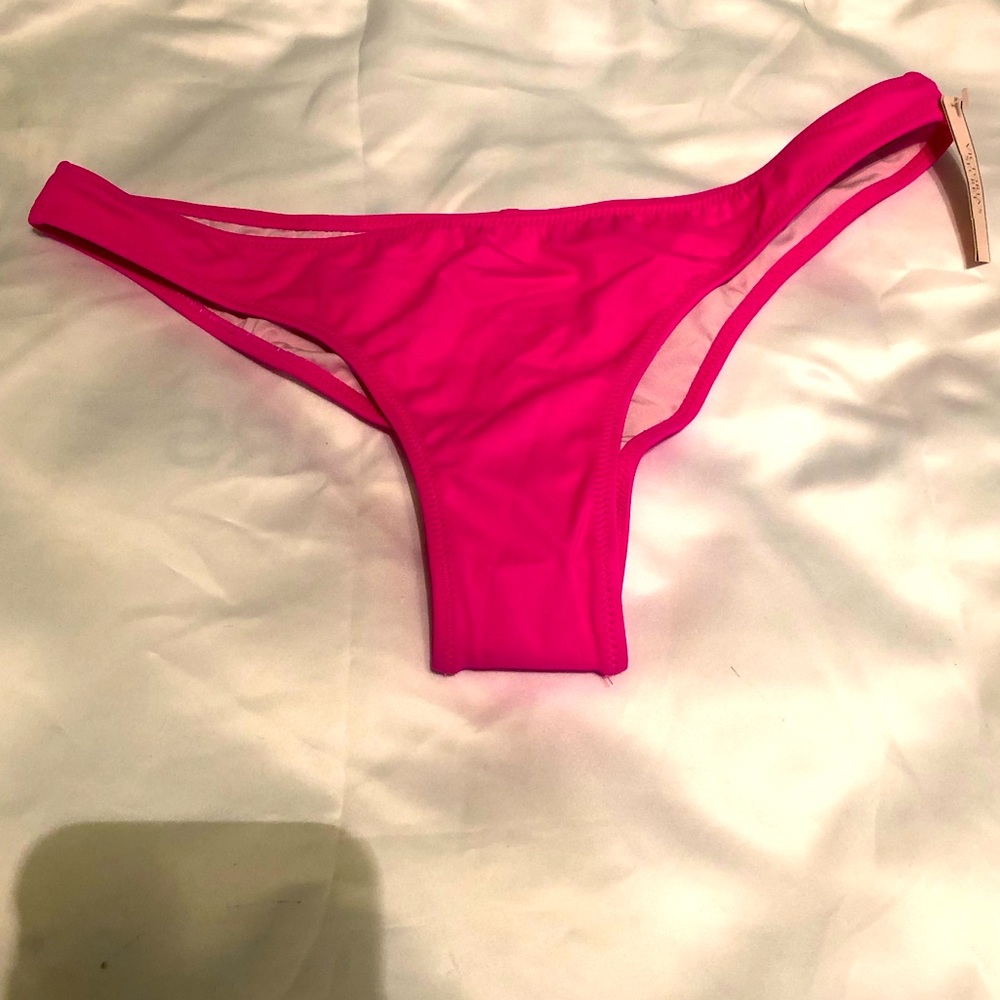 Neon Lotus VS Itsy Swim Bottom.  Size M. NWT. Liner still intact.